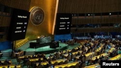 Màn hình hiển thị kết quả biểu quyết trong cuộc biểu quyết của Đại hội đồng Liên Hợp Quốc về dự thảo nghị quyết công nhận Palestine đủ điều kiện trở thành thành viên chính thức của LHQ, tại New York, ngày 10 tháng 5 năm 2024.