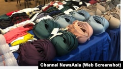 Đồ lót và các quần áo khác hiệu Uniqlo nằm trong số 800 đồ đạt mà băng trộm đánh cắp bị cảnh sát thu hồi.