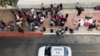 Di dân tụ tập tại Tijuana, Mexico, nằm trên biên giới Mỹ-Mexico chờ được gọi tên để đệ đơn xin tị nạn. (ảnh chụp ngày 10/11/2019)