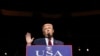 Tổng thống đắc cử Donald Trump phát biểu cám ơn những người đã ủng hộ ông ở Fayetteville, North Carolina, ngày 06/12/2016. 
