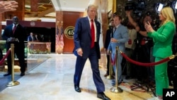 Cựu Tổng thống Donald Trump đi đến cuộc họp báo tại Trump Tower ở New York vào ngày 31/5/2024.